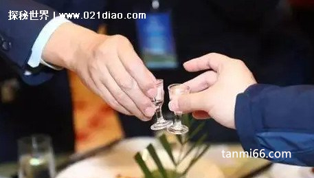 敬酒词怎么说又大方又简单，聚餐/婚礼/升学都能用的敬酒词大全