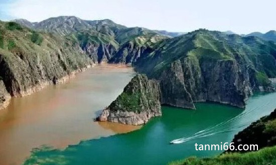 泾渭分明发生在哪里的奇观景象，西安市高陵区(清浊两河不相融)