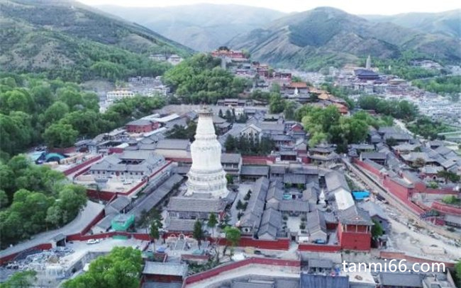 恐怖的五台山灵异事件，小情侣半夜遇厉鬼 (位于山西)