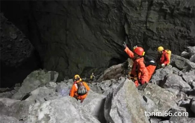 广州突发地陷，房屋陷入天坑成废墟 (发生在广州)